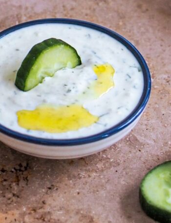 Tzatziki Soße mit Gurke