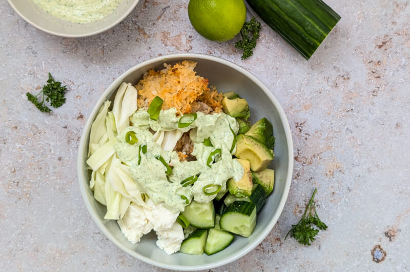 Green Goddess Buddha Bowl mit Crispy Rice