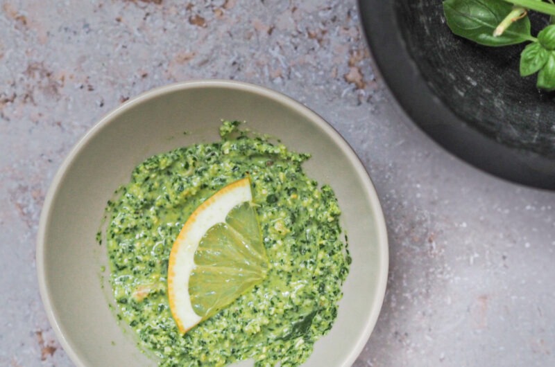 Veganes Basilikum-Zitronen Pesto