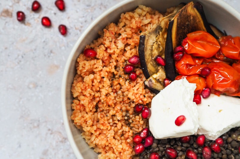 Granatapfel-Linsen-Bowl – orientalisch, bunt & fruchtig